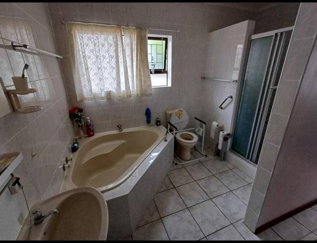 3 BEDROOM HOUSE FOR SALE IN FRAAIUITSIG